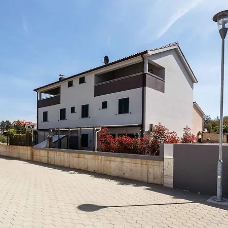 Near In Malinska-insel Krk 53322 דירה *