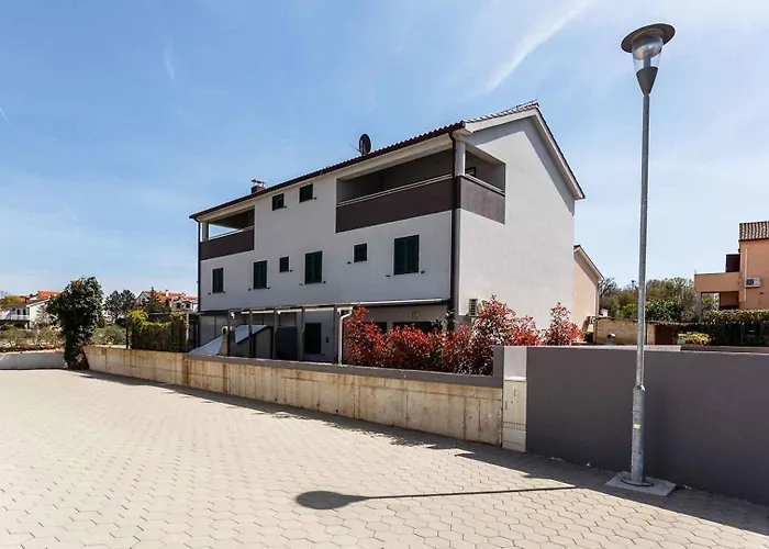 Near In Malinska-insel Krk 53322 Апартаменты *